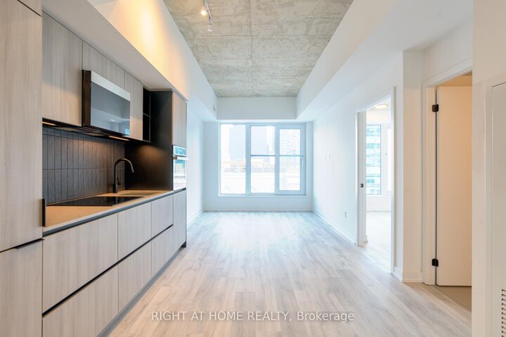 Property Photo:  2 Augusta Avenue 704  ON M5V 0T3 