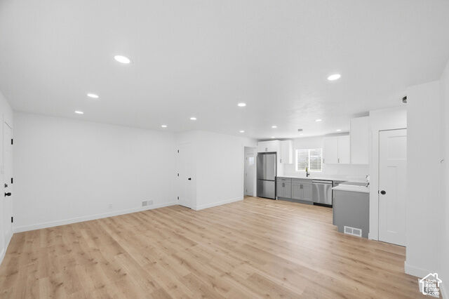 Property Photo: 279 E 4525 S UT 84405