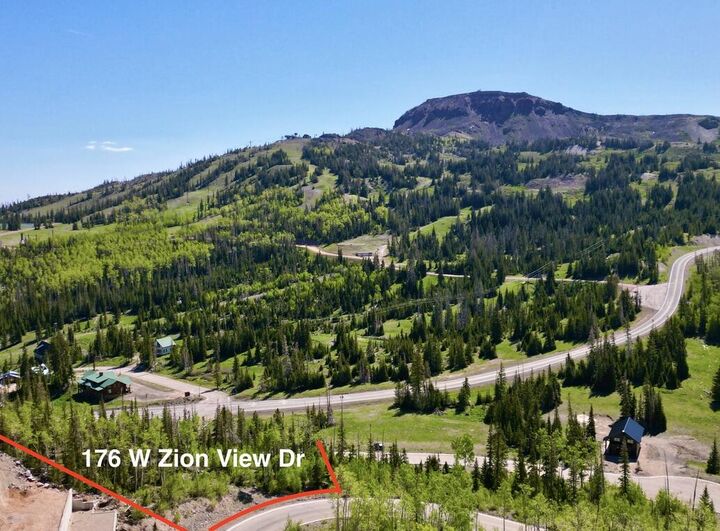 Property Photo: 176 W Zion View Dr UT 84719