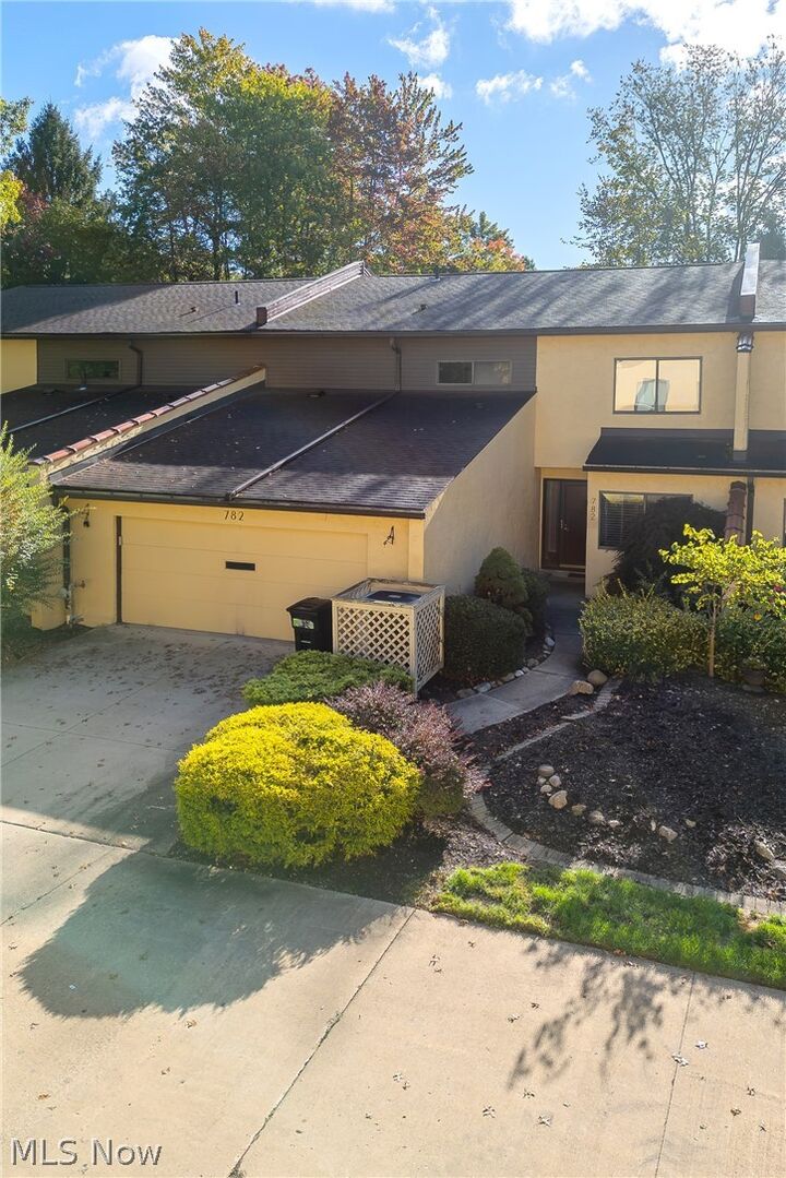 Property Photo:  782 Hampton Ridge Drive  OH 44313 