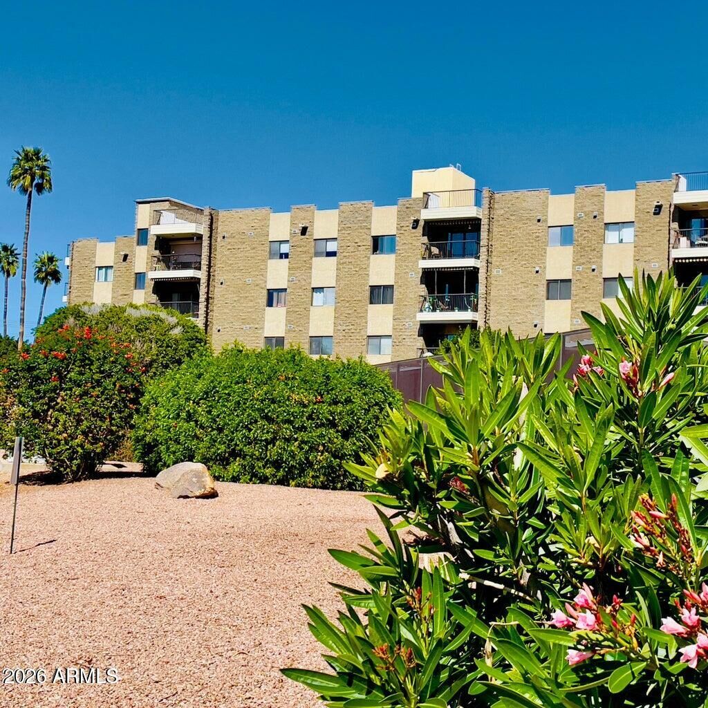 Property Photo: 425 S Parkcrest Street 327 AZ 85206