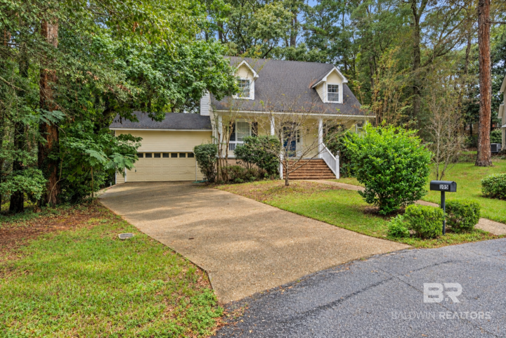 Property Photo:  105 Blackthorne Circle  AL 36526 