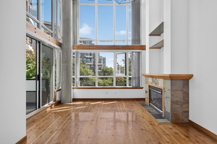 Property Photo:  7 Rialto Court 201  BC V3M 7A8 
