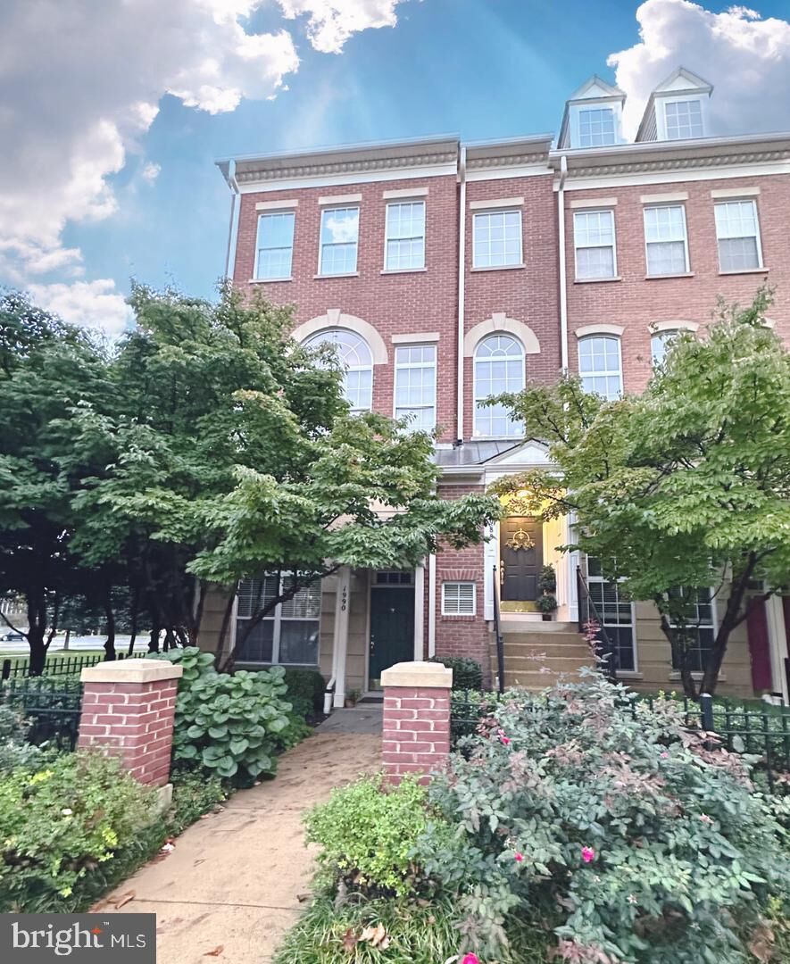 Property Photo:  1988 Crescent Park Drive 14B  VA 20190 