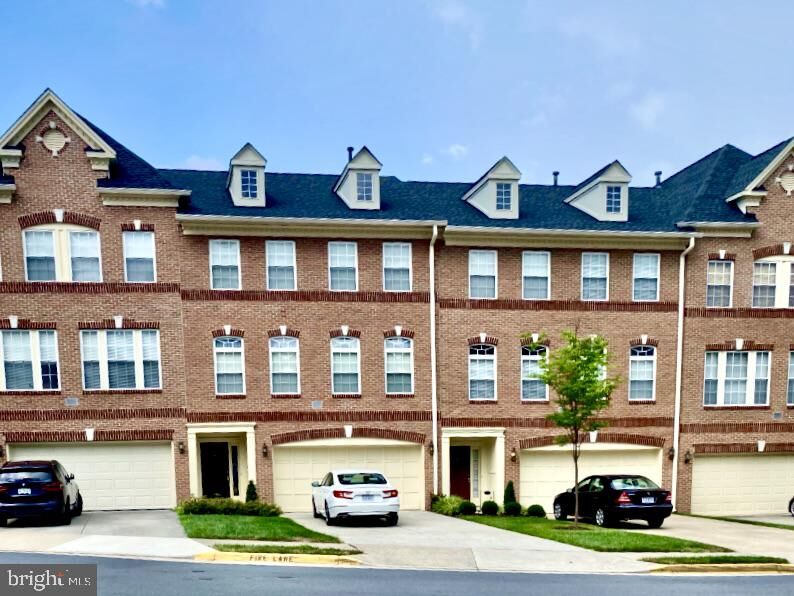 Property Photo: 20373 Cottswold Terrace 75 VA 20165
