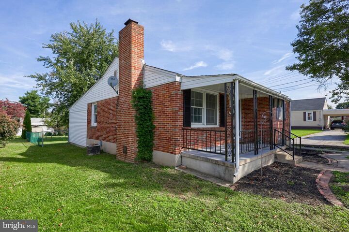 Property Photo:  831 E Maple Street  PA 17403 
