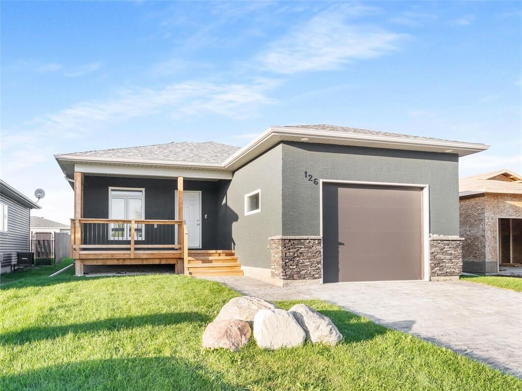 Property Photo: 126 Woodridge Drive MB R0E 0C0
