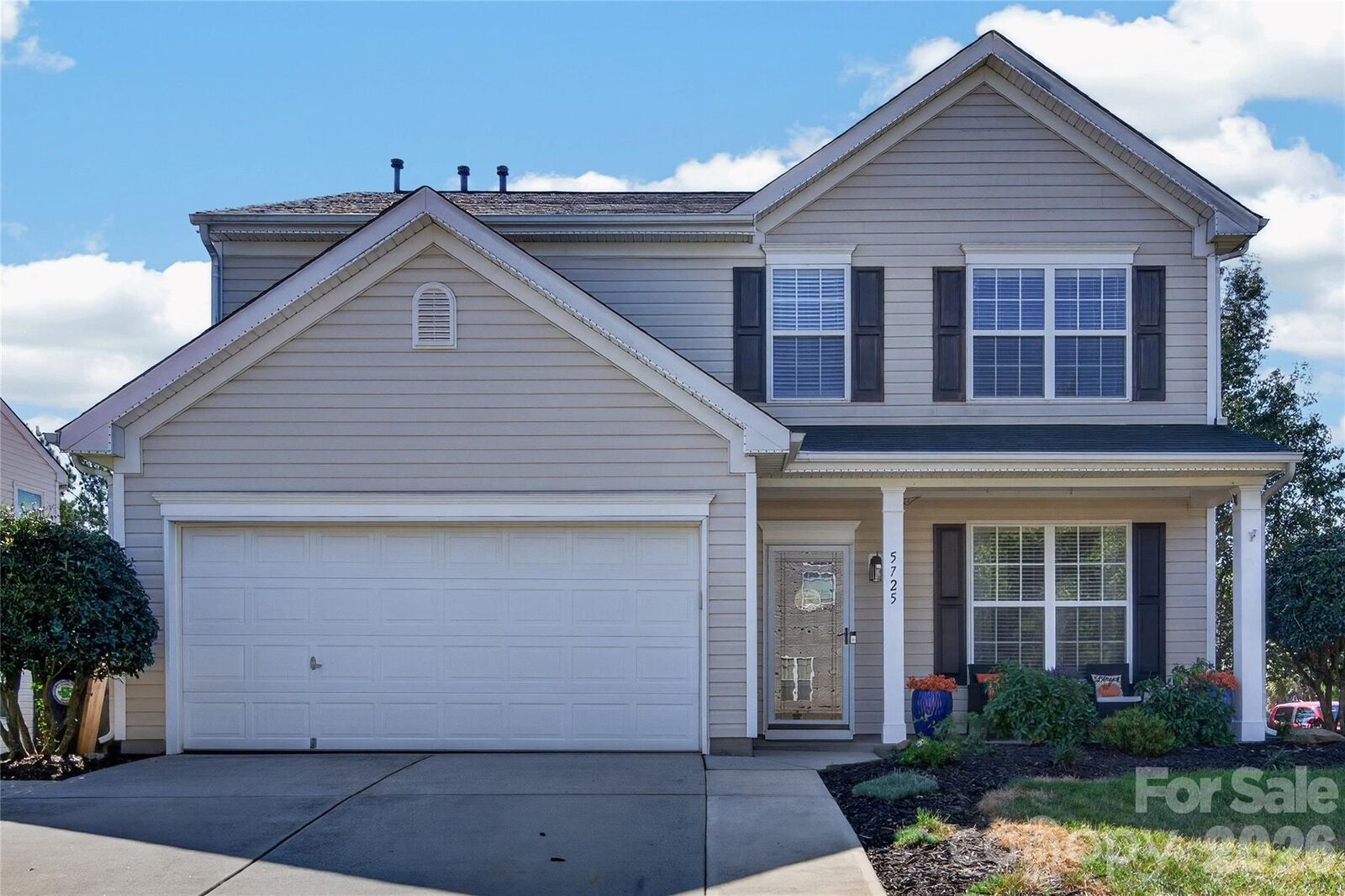 Property Photo: 5725 Lindley Crescent Drive NC 28079