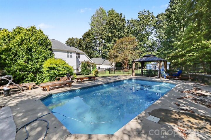 Property Photo:  1233 Waterford Road  NC 28092 