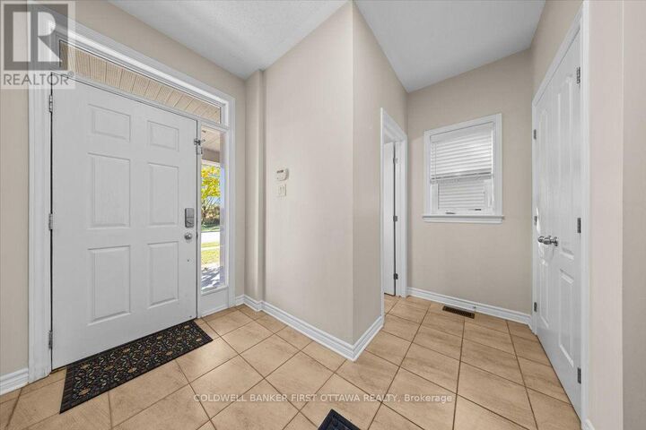 Property Photo: 2898 Findlay Creek Drive ON K1T 0G6