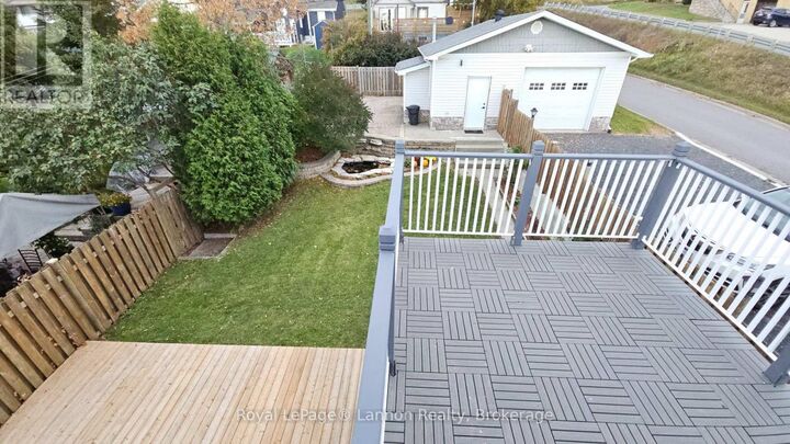 Property Photo:  220 High Street South  ON P7B 3K7 