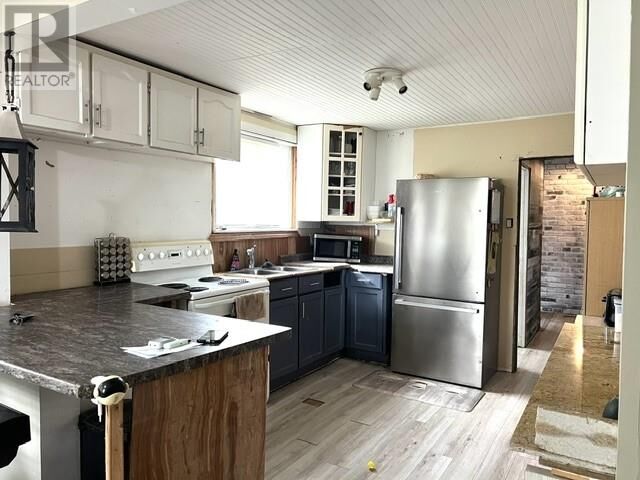 Property Photo:  3342 Elm Street  ON P3N 1G2 