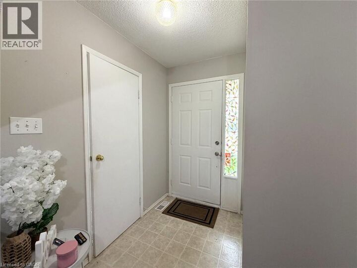 Property Photo:  195 Ferguson Drive 6  ON N4V 1A4 