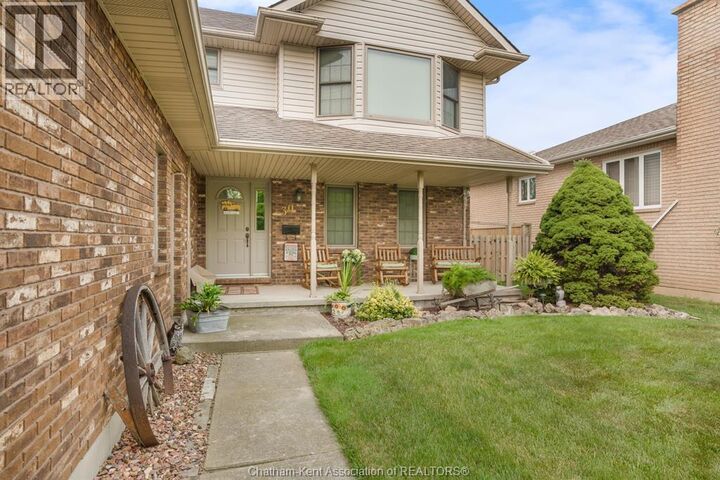Property Photo:  30 Orangewood Boulevard  ON N7L 5H1 