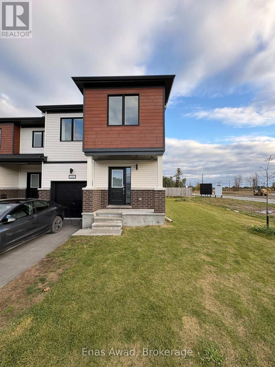 Property Photo:  100 Robert Perry Street  ON K0G 1J0 