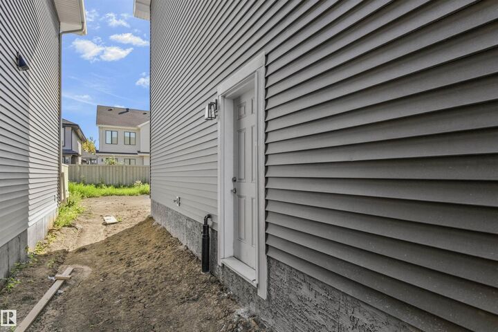 Property Photo:  5075 Cawsey Link SW  AB T6W 4M6 