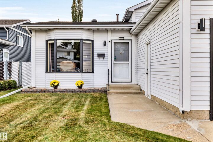 Property Photo:  17832 93 Street NW  AB T5Z 2H7 