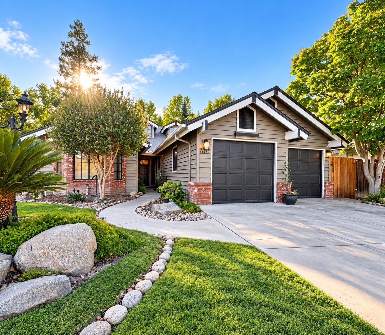 Property Photo: 605 E Pintail Circle CA 93730