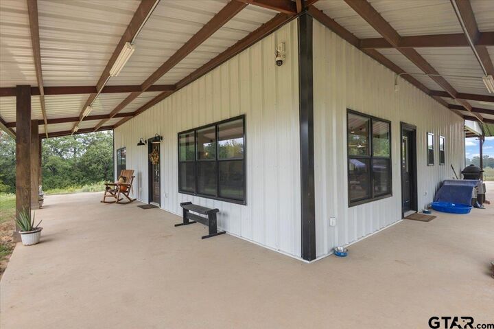 Property Photo:  425 County Road 4111  TX 75766 