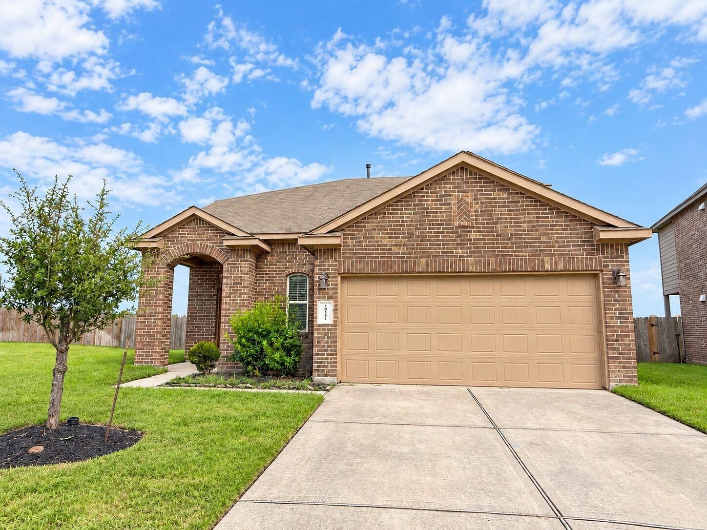 Property Photo: 10111 Tallcrest Lane TX 77375