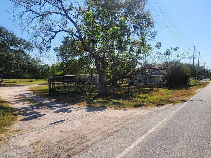 Property Photo:  5626 Spindle Drive  TX 77086 