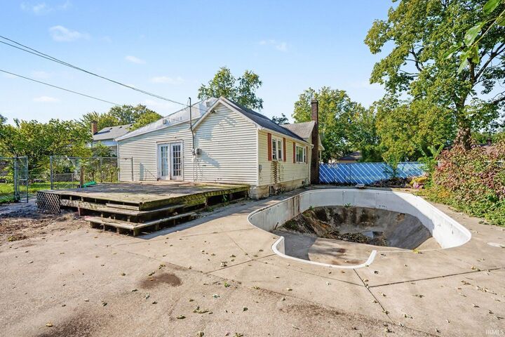 Property Photo:  540 Goshen Avenue  IN 46516-4540 