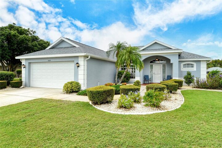 Property Photo: 1604 Alexander Crossing Way FL 33573