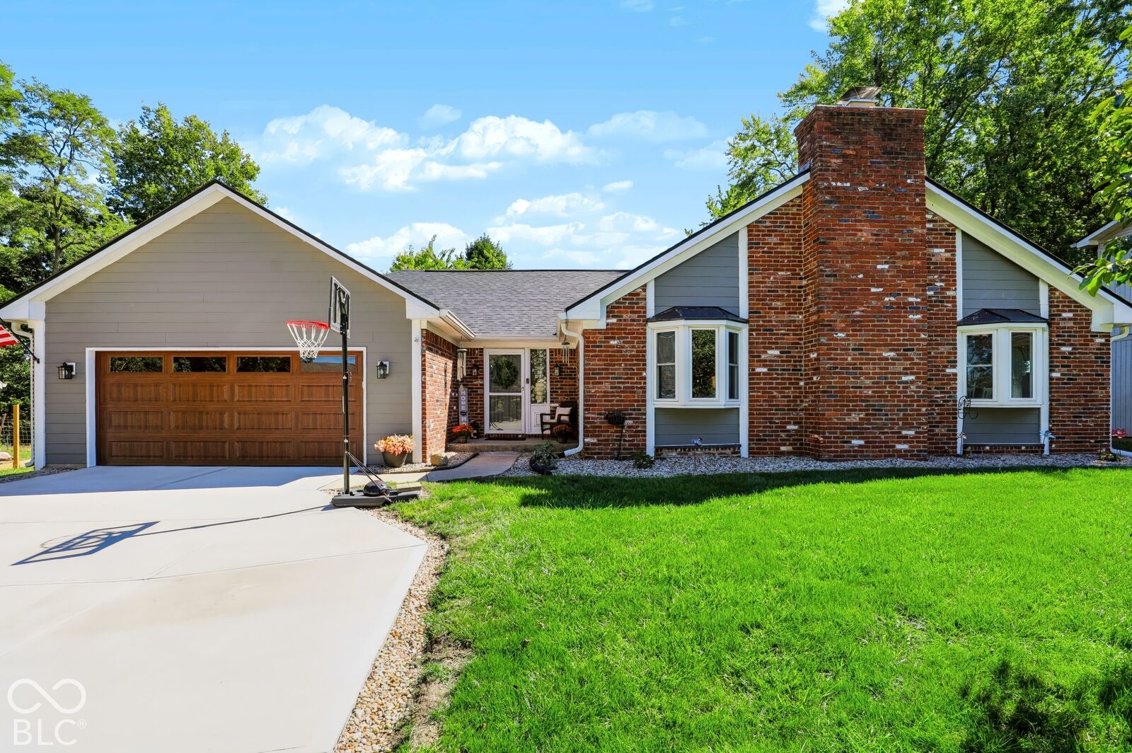 Property Photo:  999 Shoreline Circle  IN 46034 