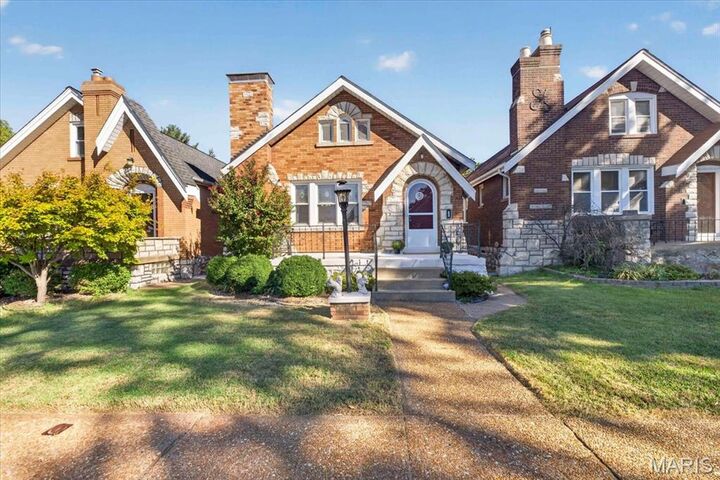 Property Photo: 5623 Walsh Street MO 63109