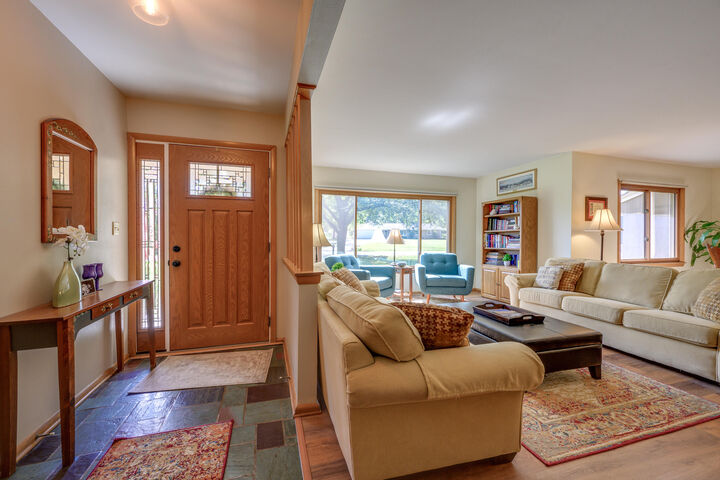 Property Photo:  2820 W St James Ln  WI 53092 