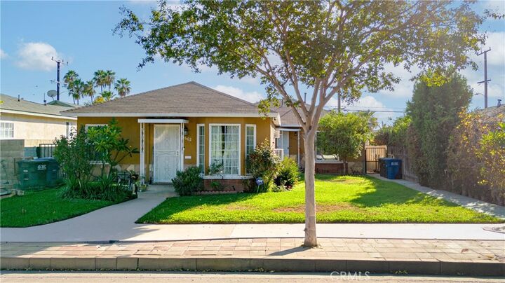 Property Photo:  5600 Via San Delarro  CA 90022 
