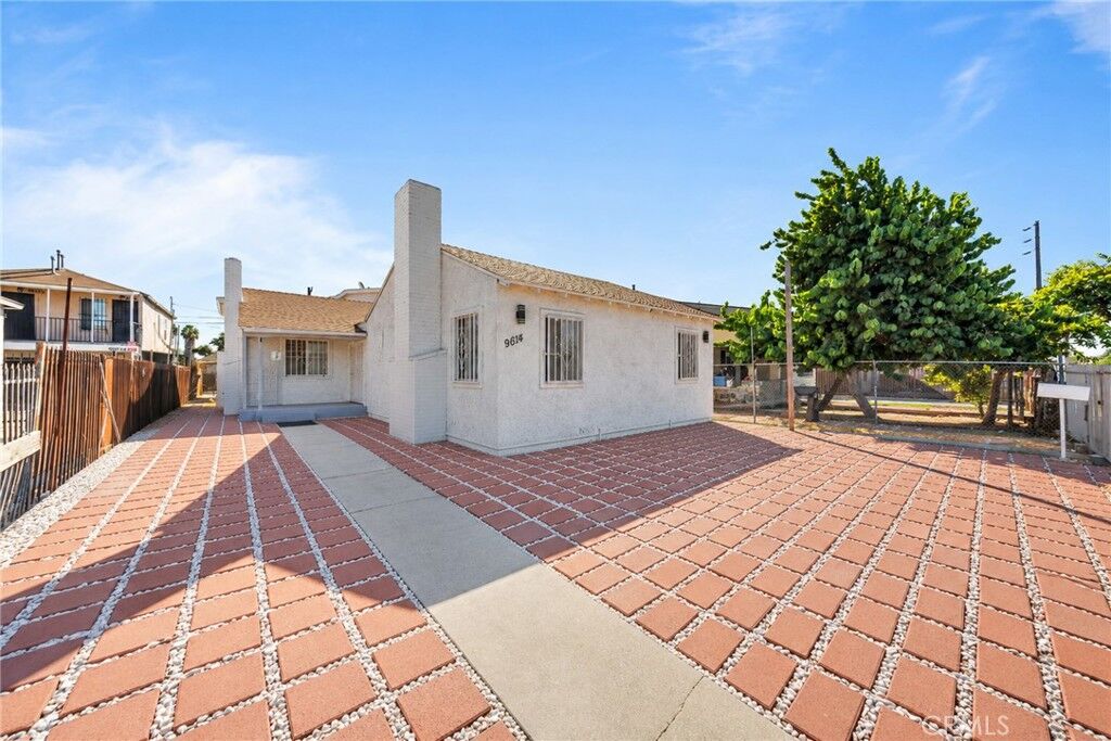 Property Photo:  9614 Graham Ave  CA 90002 