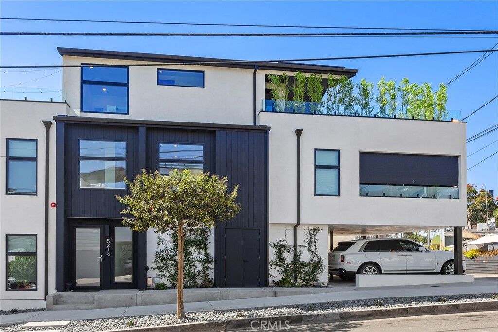 Property Photo:  521 1/2 Iris Avenue  CA 92625 