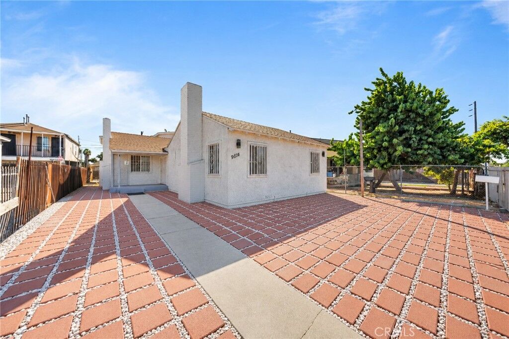 Property Photo:  9614 Graham Ave  CA 90002 