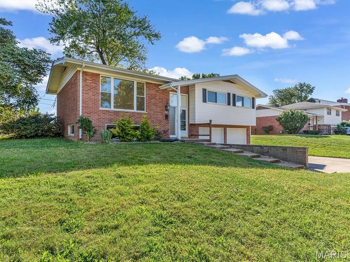 Property Photo: 10 President Way IL 62226