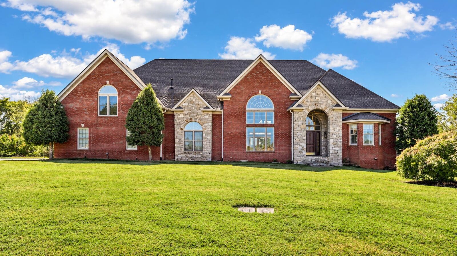 Property Photo: 3004 Edgemont Dr TN 37043