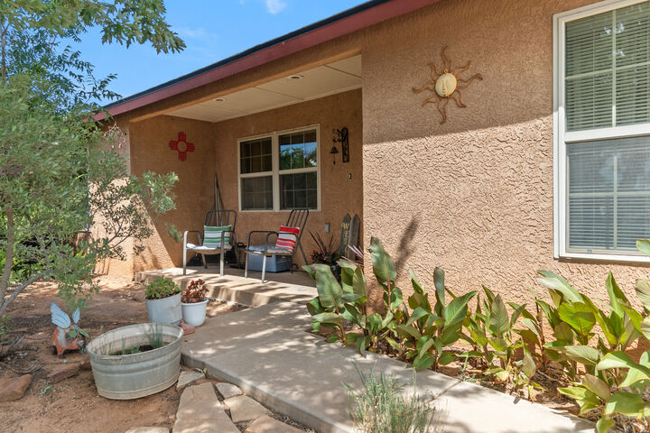 Property Photo:  1621 Cameo St  NM 88101 