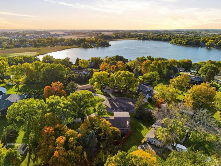 Property Photo:  227 Ridgewood Court  MN 55387 