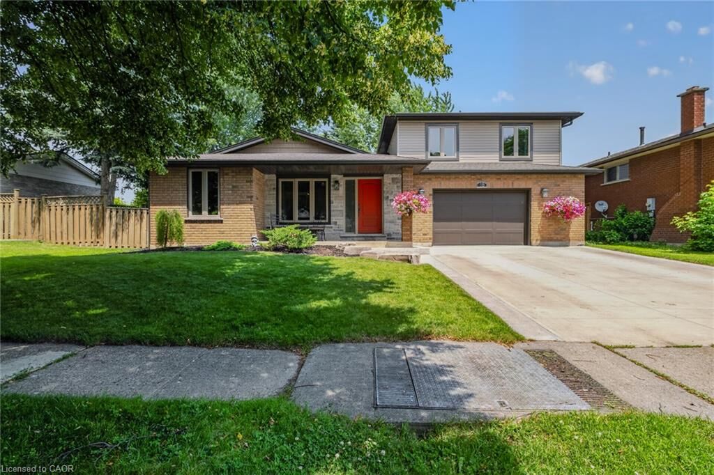 Property Photo: 18 Max Webster Road ON N3P 1H7