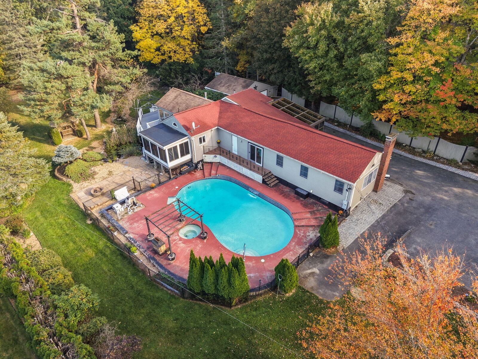 Property Photo:  126 Brattle St  MA 01520 