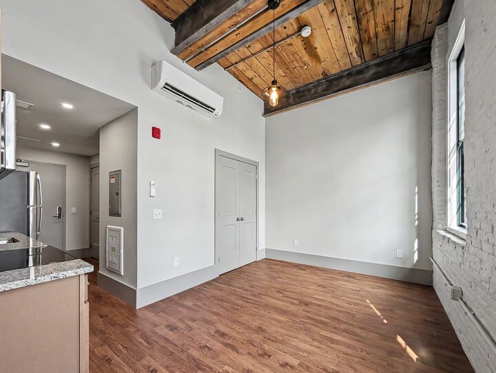 Property Photo:  90 Grove St 206  MA 01605 
