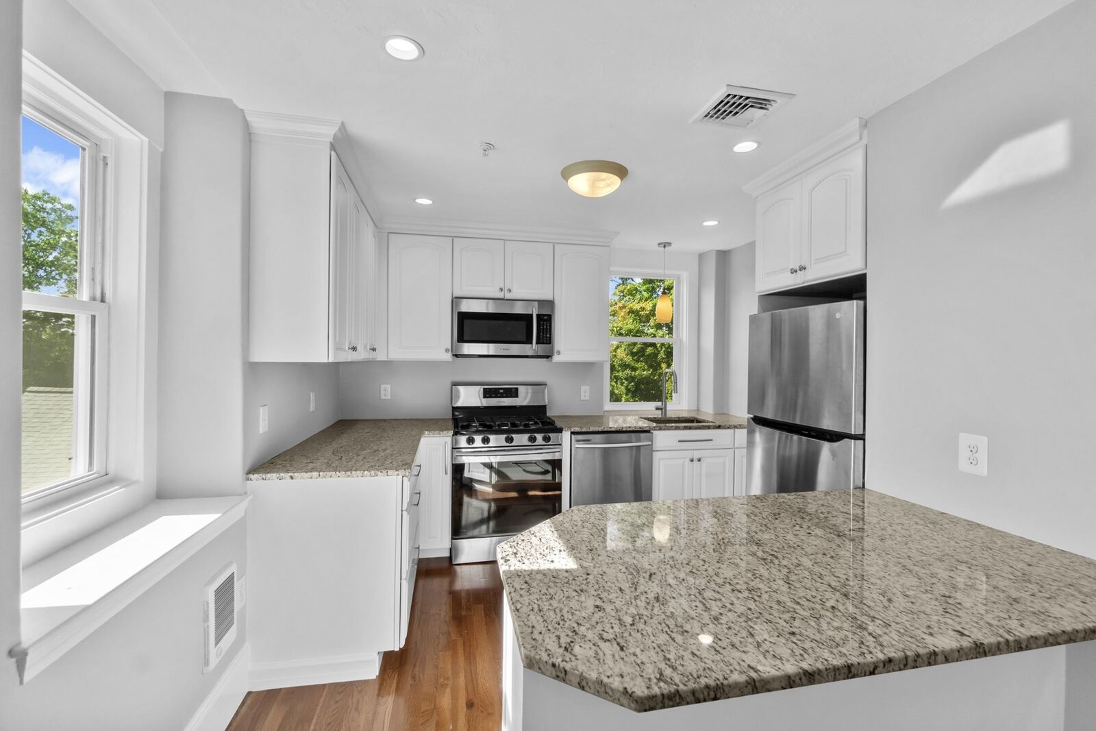 Property Photo:  55 Sunnyside 3  MA 02136 