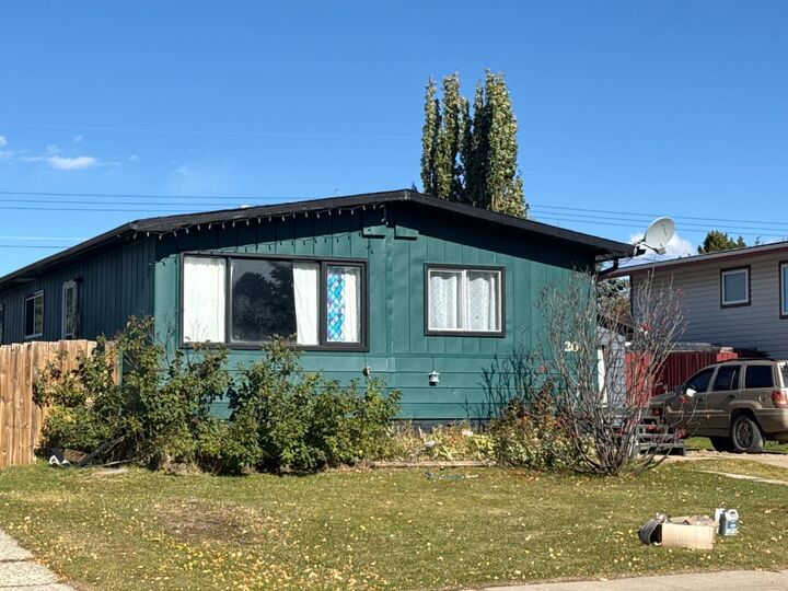 Property Photo:  20 Centennial Crescent  AB T0G 2C0 