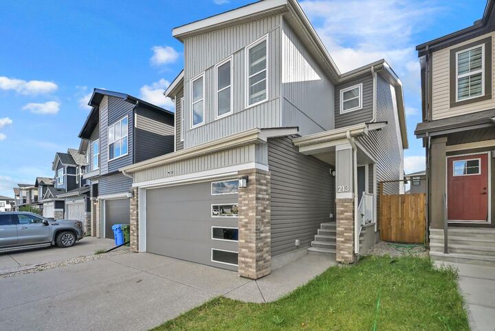 Property Photo:  213 Walgrove Boulevard SE  AB T2X 5A9 