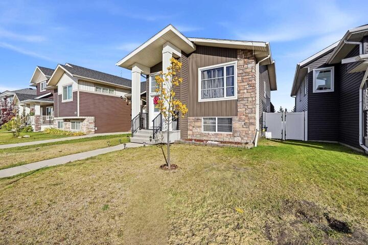 Property Photo: 154 Livingston Close AB T4R 0S8