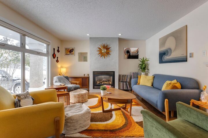 Property Photo:  6216 Thornaby Way NW  AB T2K 5K9 