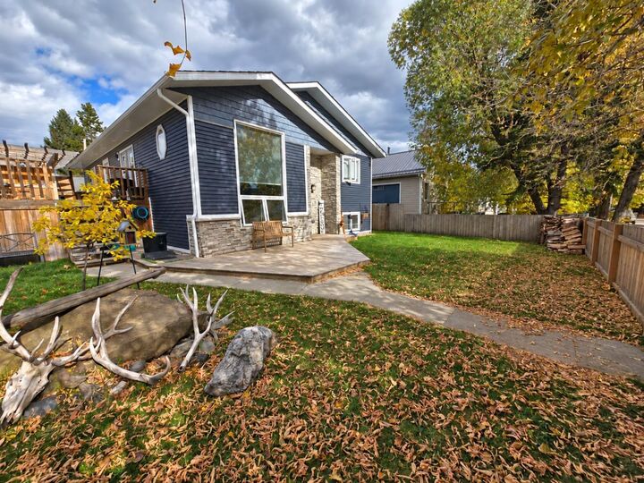 Property Photo:  4818 16 Avenue  AB T7E 1G4 
