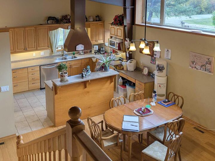 Property Photo:  802 Railway Avenue  AB T0B 3L0 