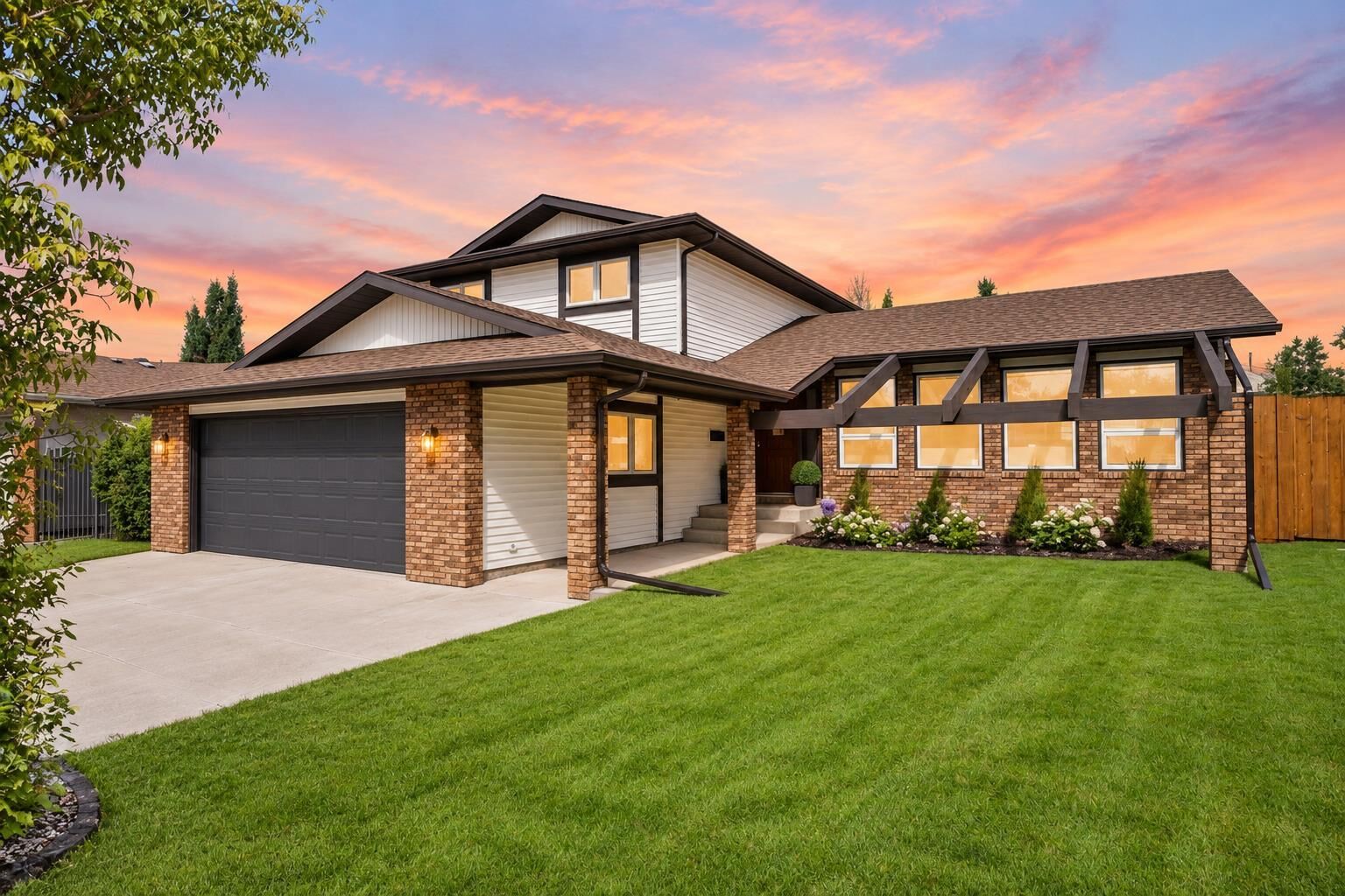 Property Photo:  21 Elkin Close  AB T4R 1Y8 