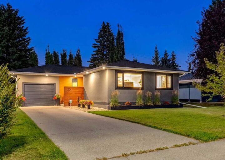 Property Photo:  20 Gainsborough Drive SW  AB T3E 4W7 